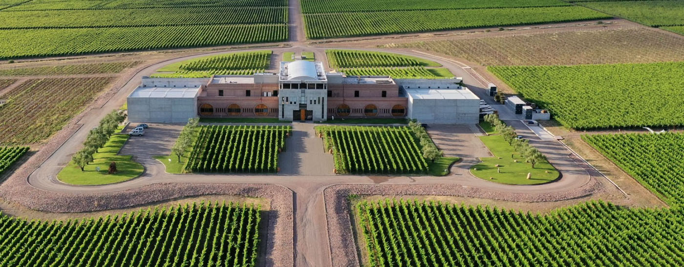 5 Indulge in luxury at Park Hyatt Hotel Mendoza. Enjoy a private city tour, visit prestigious wineries, and relax in world-class amenities. Book now!