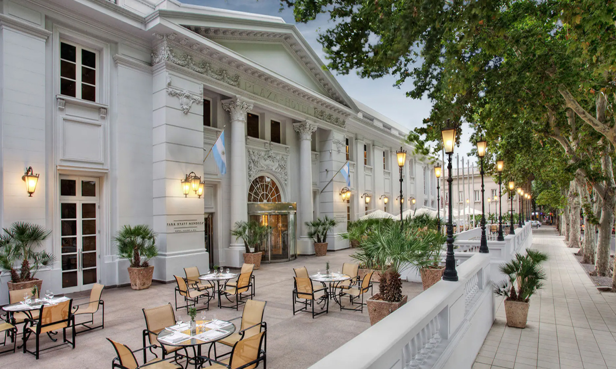 8 Indulge in luxury at Park Hyatt Hotel Mendoza. Enjoy a private city tour, visit prestigious wineries, and relax in world-class amenities. Book now!