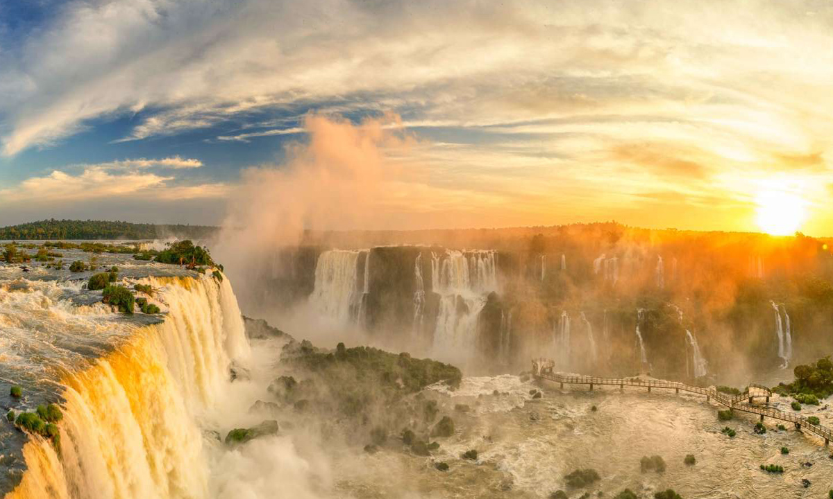 4 Explore the majestic Iguazu Falls in luxury, staying at the lavish Amerian Portal del Iguazu.